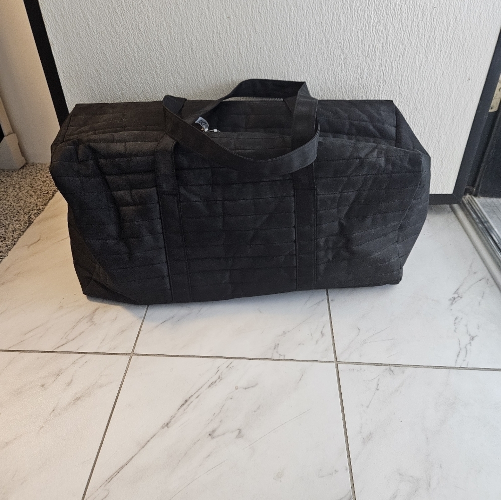 Black Quilted Men's Bag By DSW